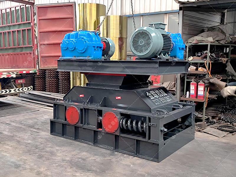 為什么越來越多的工程選擇雙齒輥破碎機(jī)處理水泥路面？
